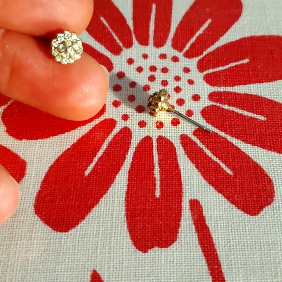 3/$15 Pearly rhinestone bunch of earrings - Picture 5 of 8